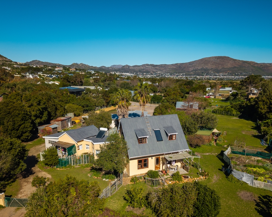 4 Bedroom Property for Sale in Meadowsteads Western Cape